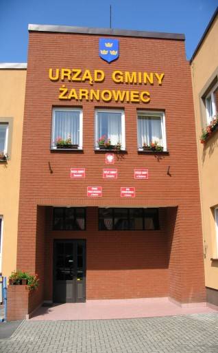 Wejcie do Urzędu Gminy Żarnowiec, ul. Krakowska 34